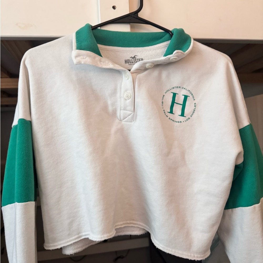 Hollister White and Green Cropped Polo Shirt